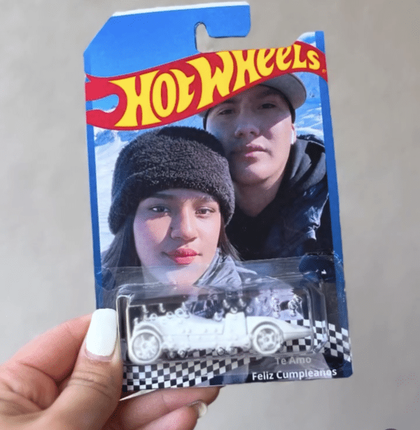 Captura de pantalla 2025-09-24 a la(s) 21.56.18 Cajita hot wheels 💙
