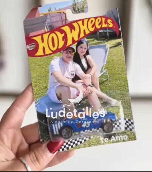 Carrito Hot Wheels con blister personalizado