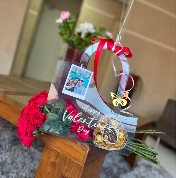 Ramo rosas x8 en tipo cartera 🌹